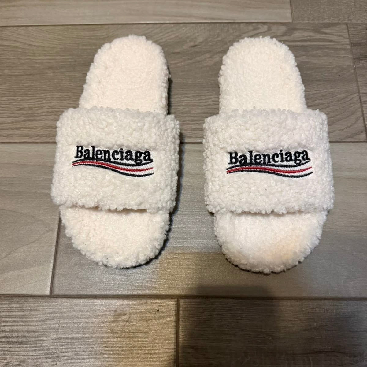 Balenciaga slides￼